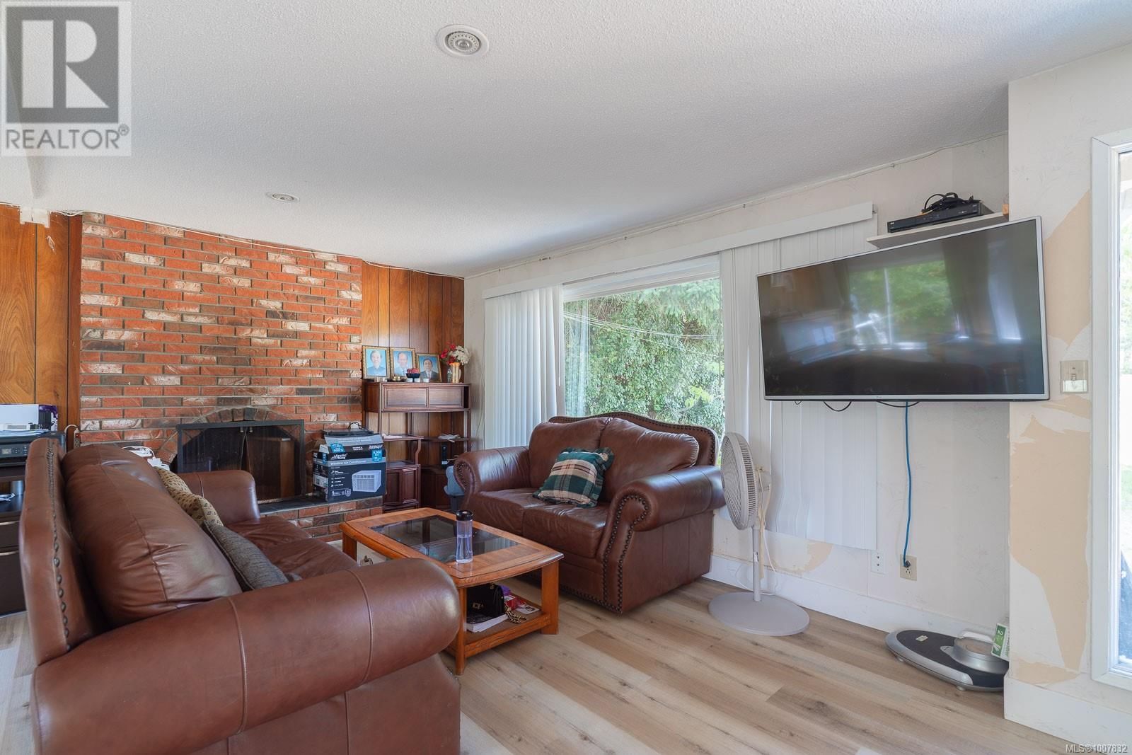7405 Lantzville Road property photo