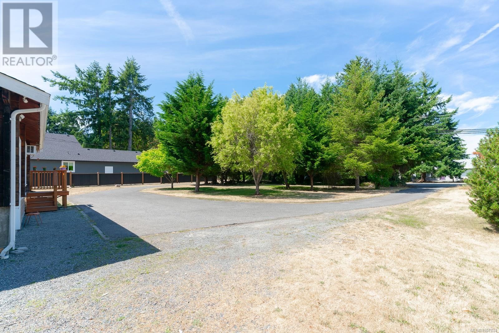7425 Lantzville Road property photo