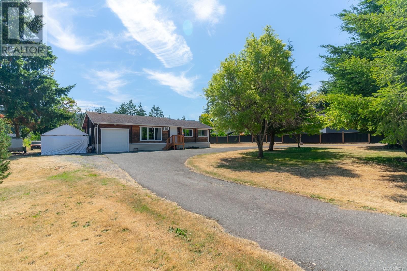 7425 Lantzville Road property photo