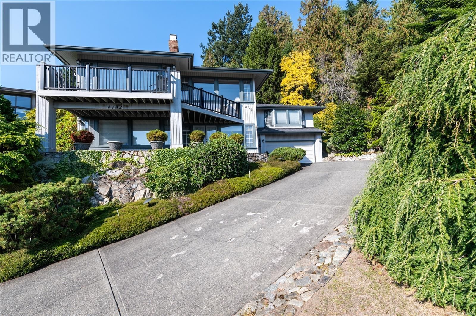 8742 Pender Park Drive property photo