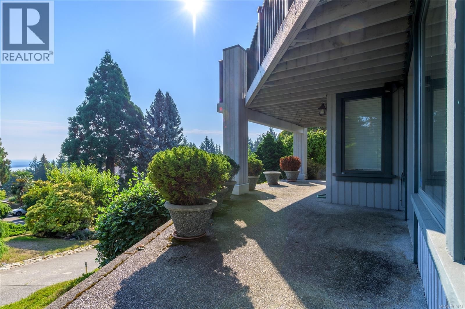 8742 Pender Park Drive property photo