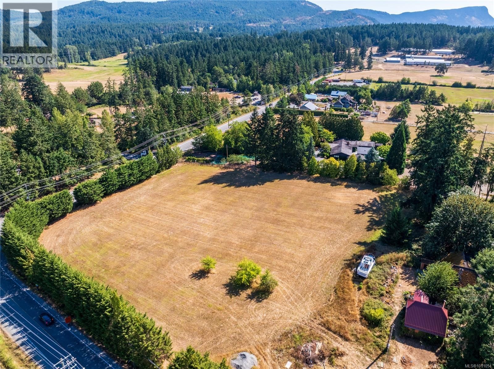 6883 Lakes Road property photo