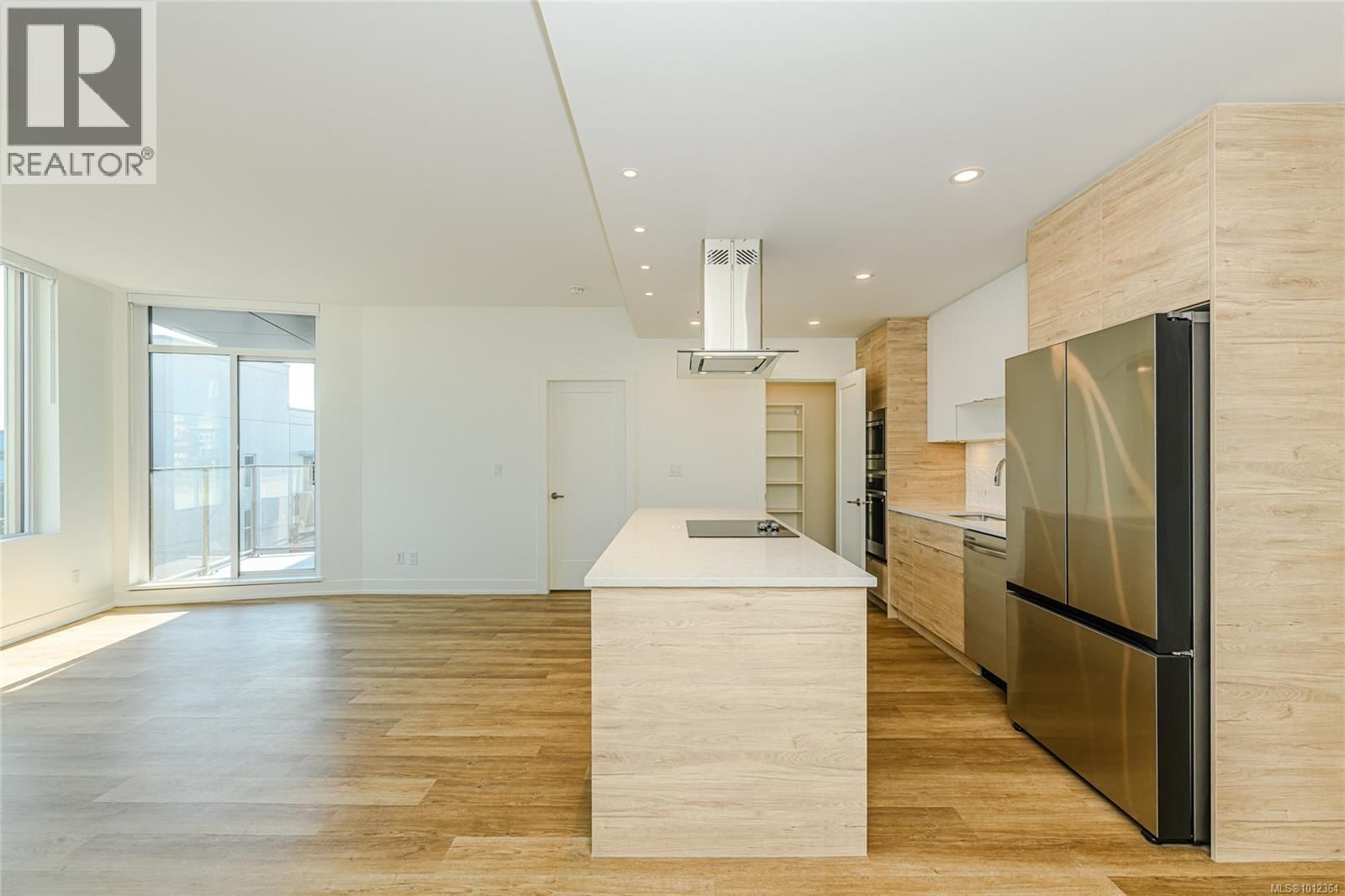 1628 Store Street, Victoria, British Columbia V8W 0H1