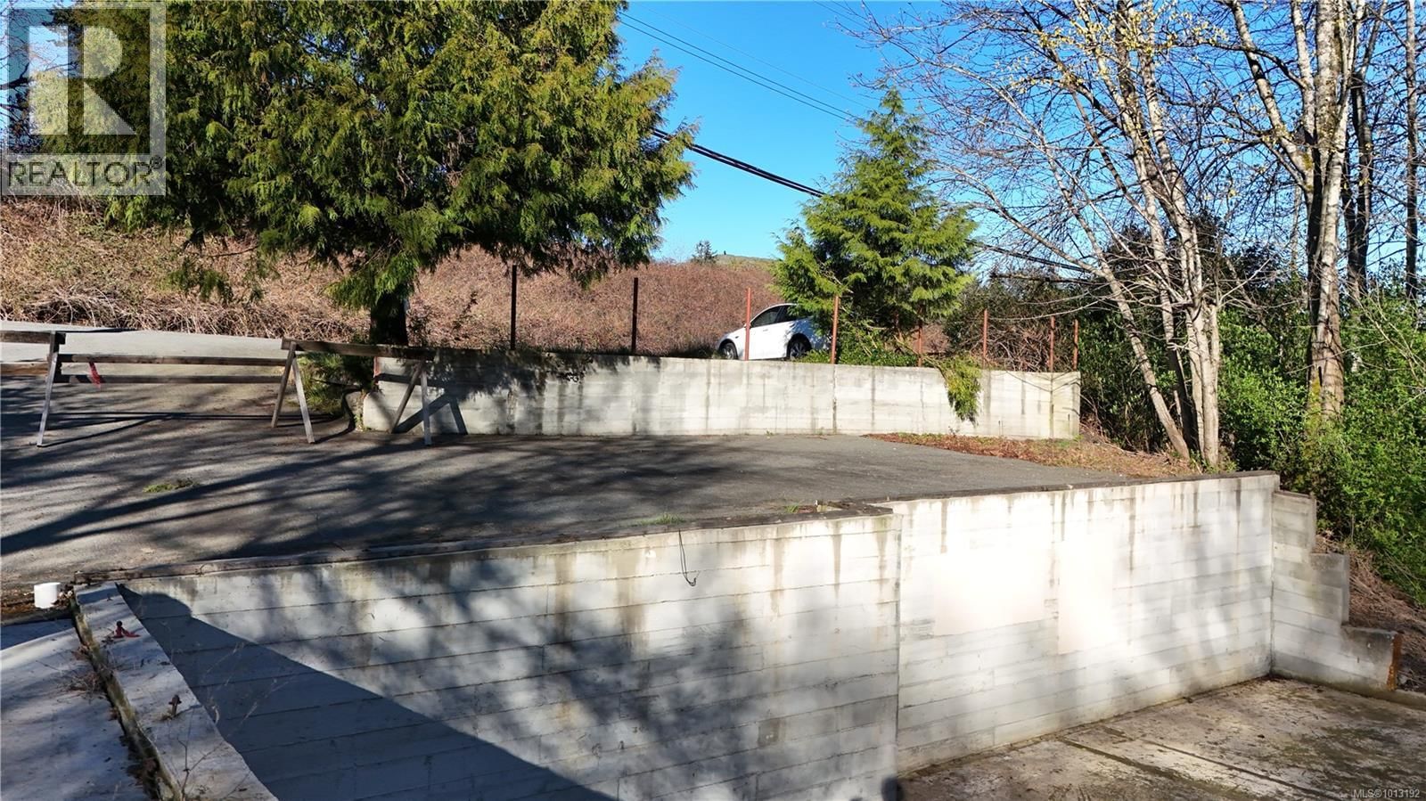 3111 Departure Bay Road property photo