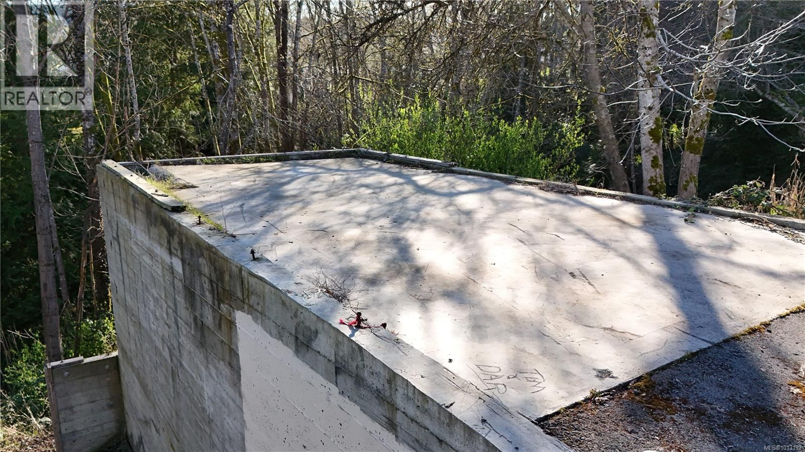 3111 Departure Bay Road property photo