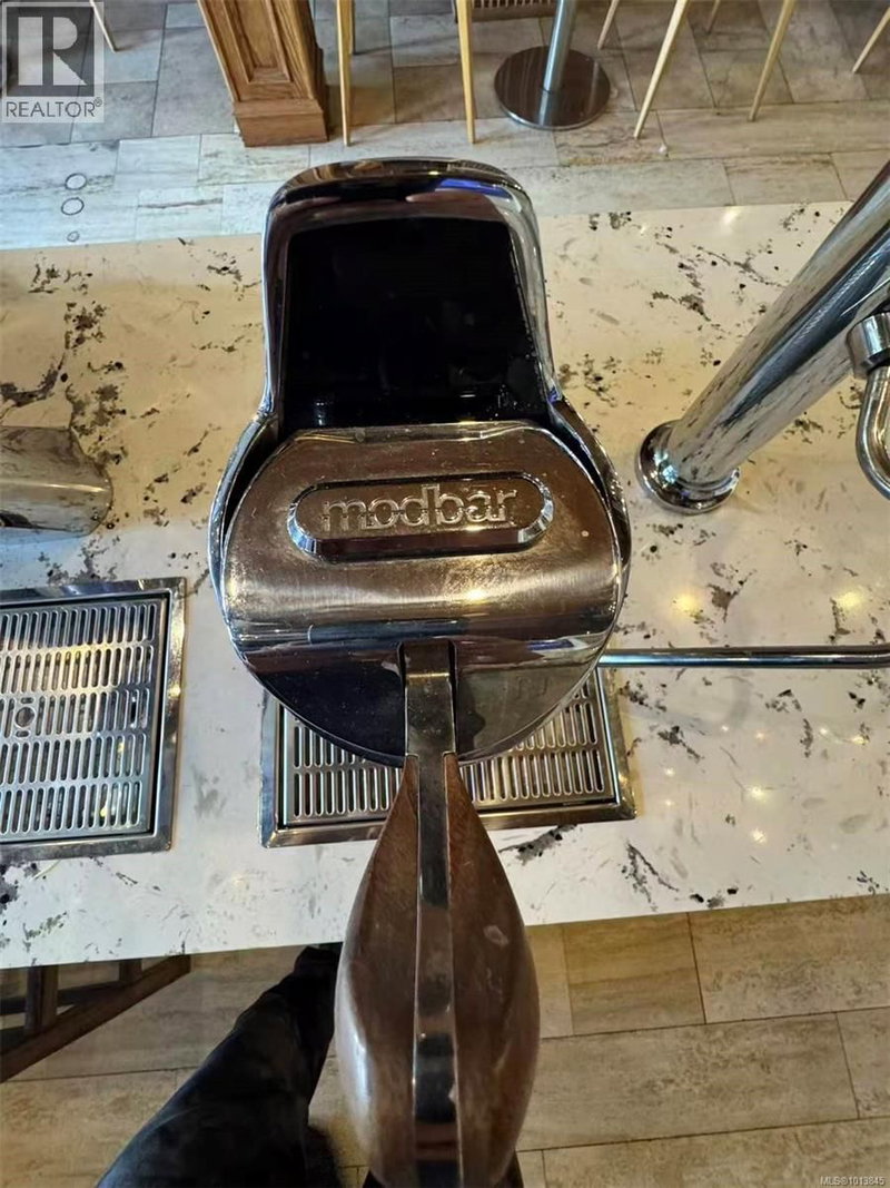 Image #1 of Restaurant for Sale at Yates, Victoria, British Columbia