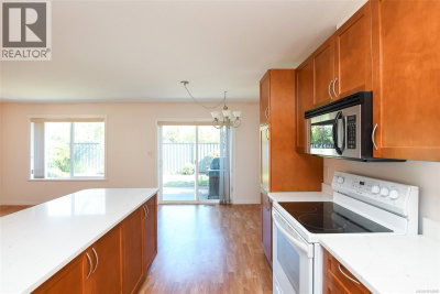 1050 8th Street | Courtenay British Columbia | Slide Image Six