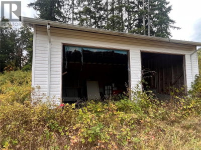 6543 Mystery Beach Road | Fanny Bay British Columbia | Slide Image Nine