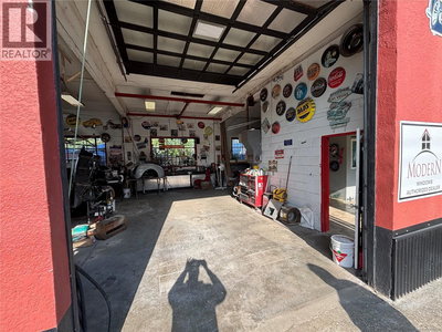 Image #1 of Commercial for Sale at 10th, Port Alberni, British Columbia