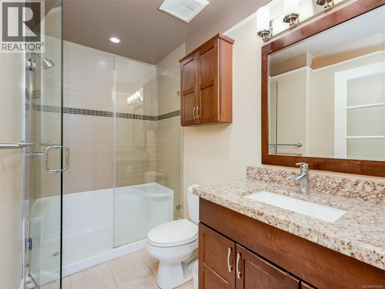 201 - 785 STATION AVENUE Image 14