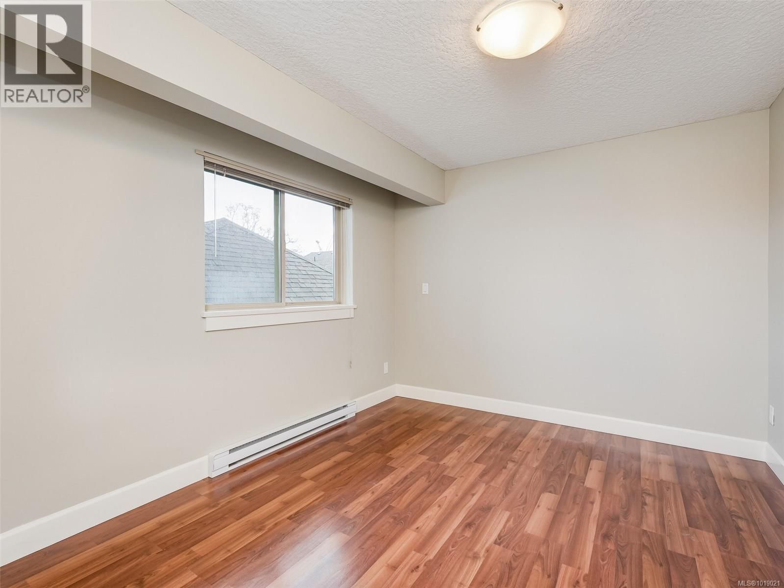 201 - 785 STATION AVENUE Image 15