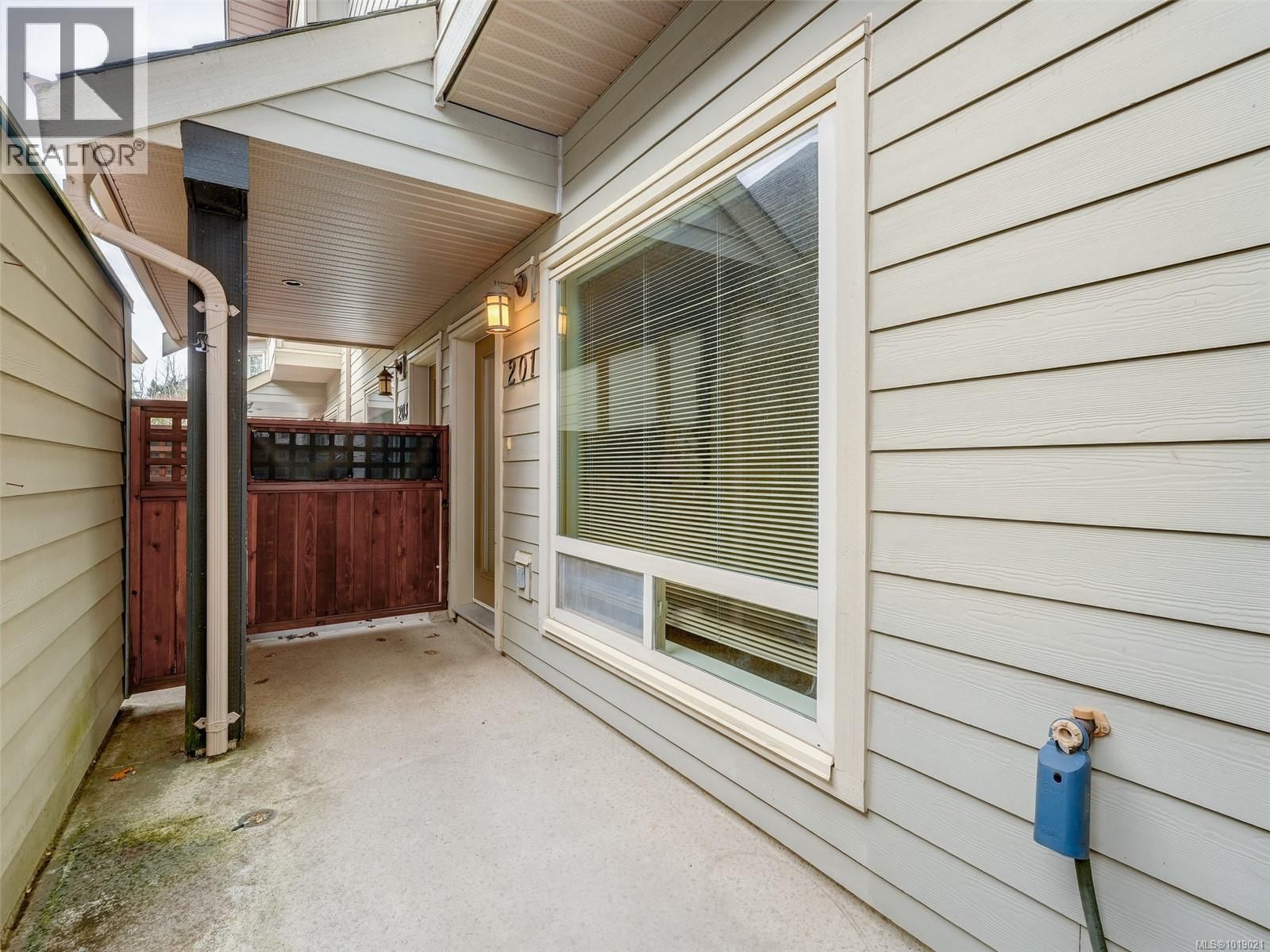 201 - 785 STATION AVENUE Image 21