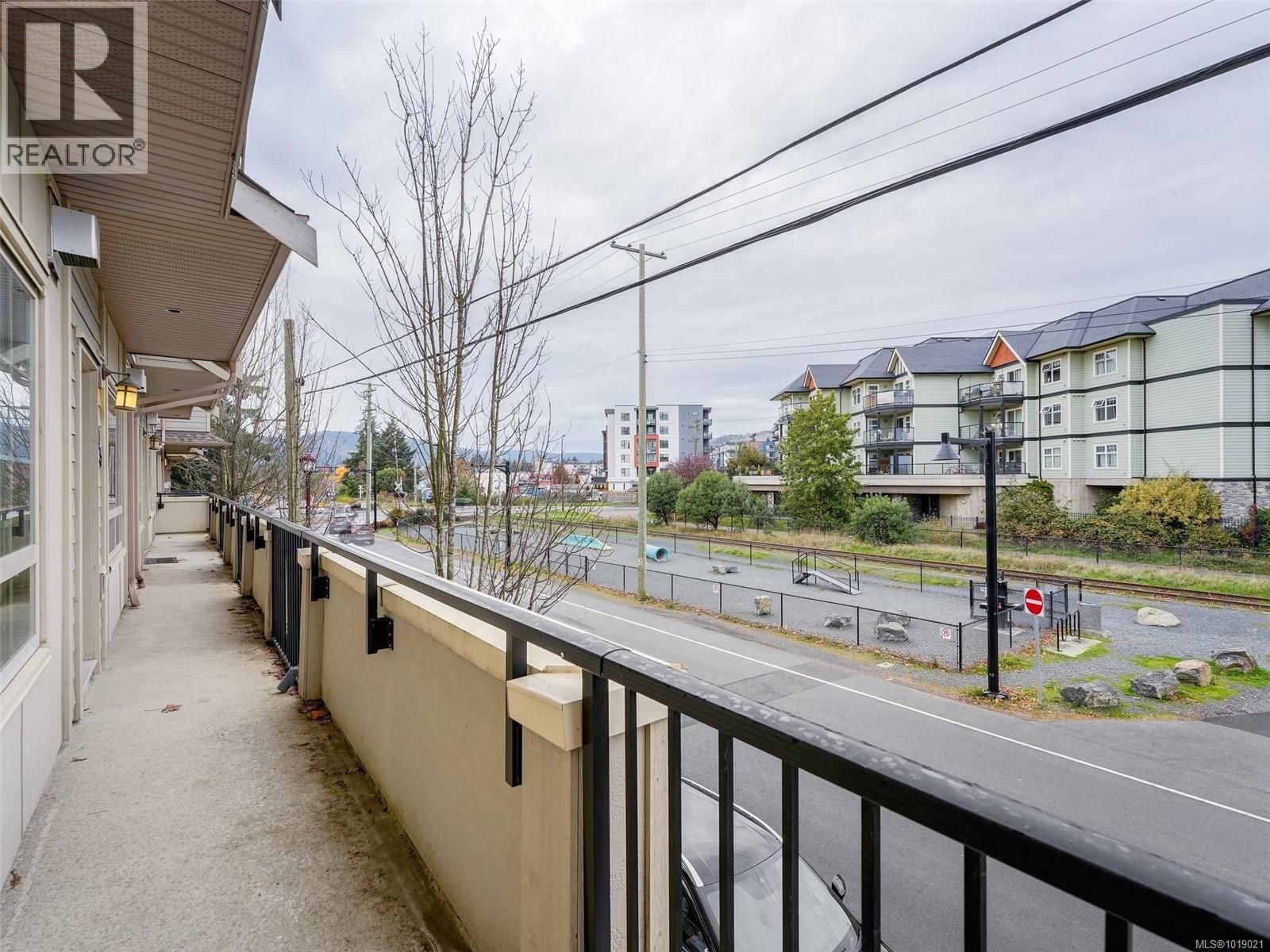 201 - 785 STATION AVENUE Image 22