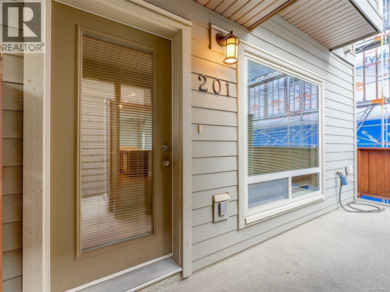 201 - 785 STATION AVENUE Image 24