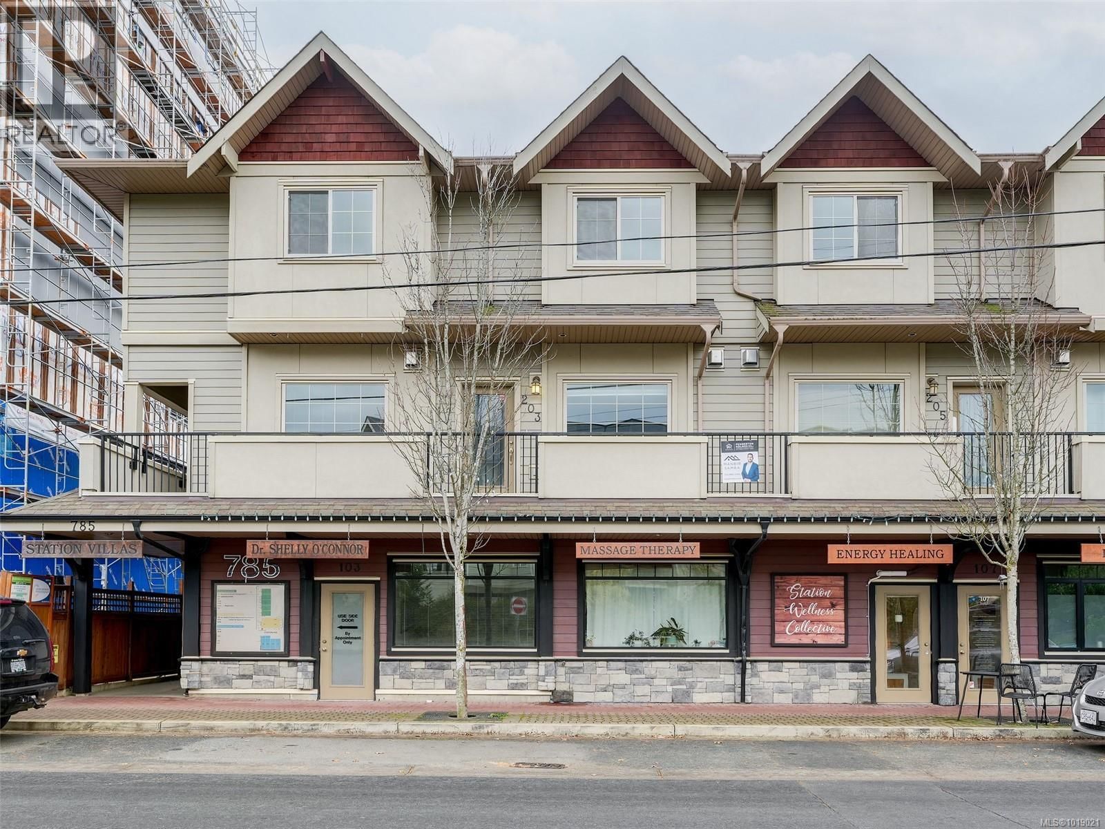 201 - 785 STATION AVENUE Image 25