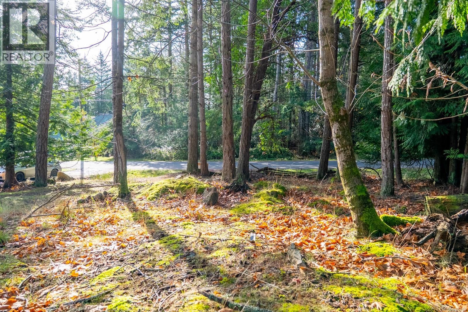 7904 Plumper Way, Pender Island, British Columbia V0N 2M2
