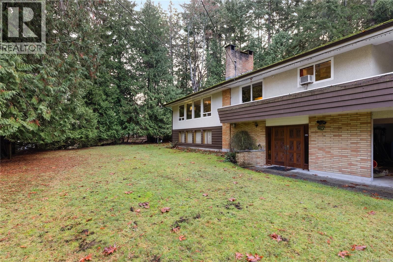 5621 Hammond Bay Road property photo