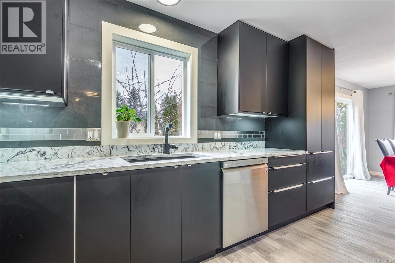 2984 HUCKLEBERRY PLACE Image 10