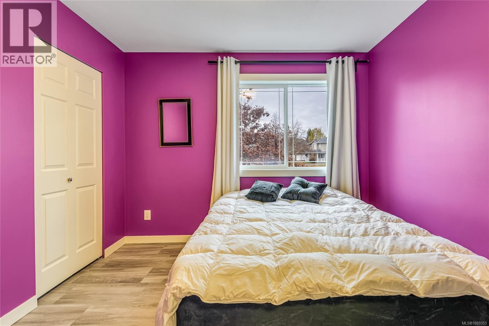 2984 HUCKLEBERRY PLACE Image 18