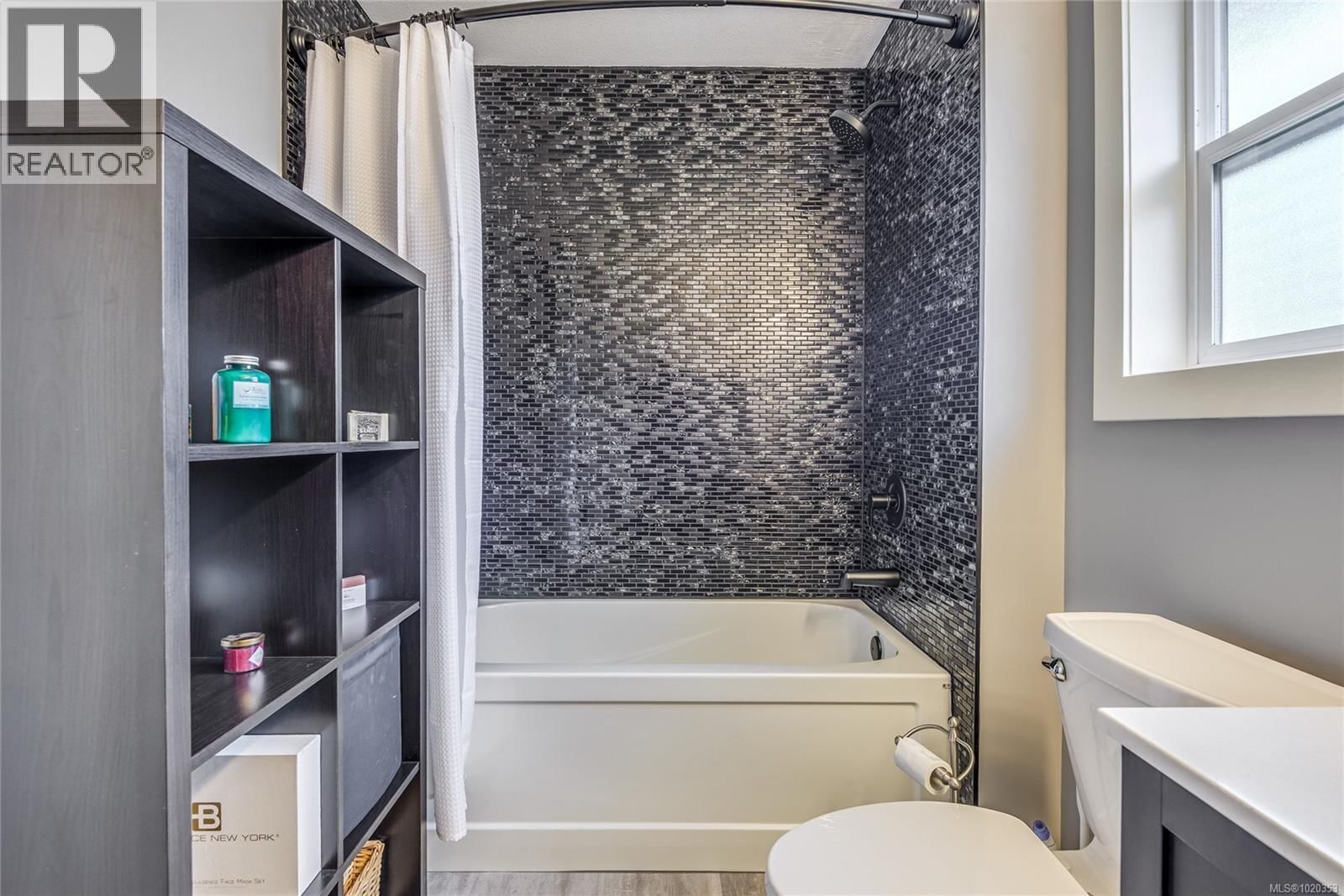 2984 HUCKLEBERRY PLACE Image 24