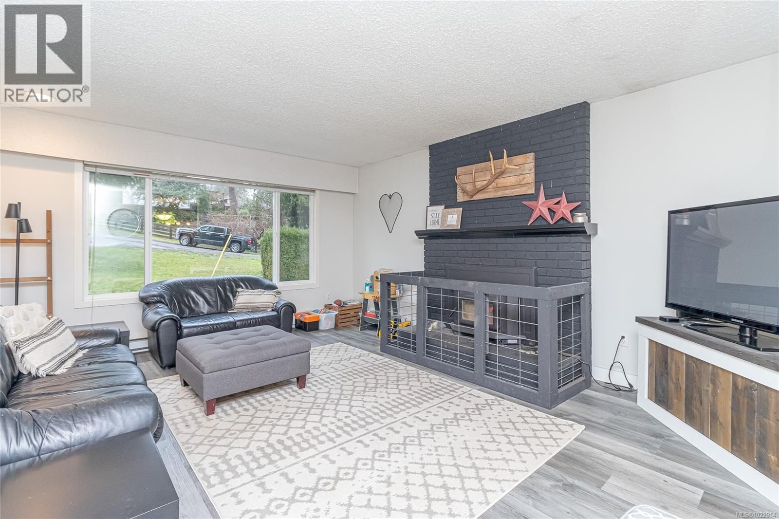 5845 Kinch Avenue property photo