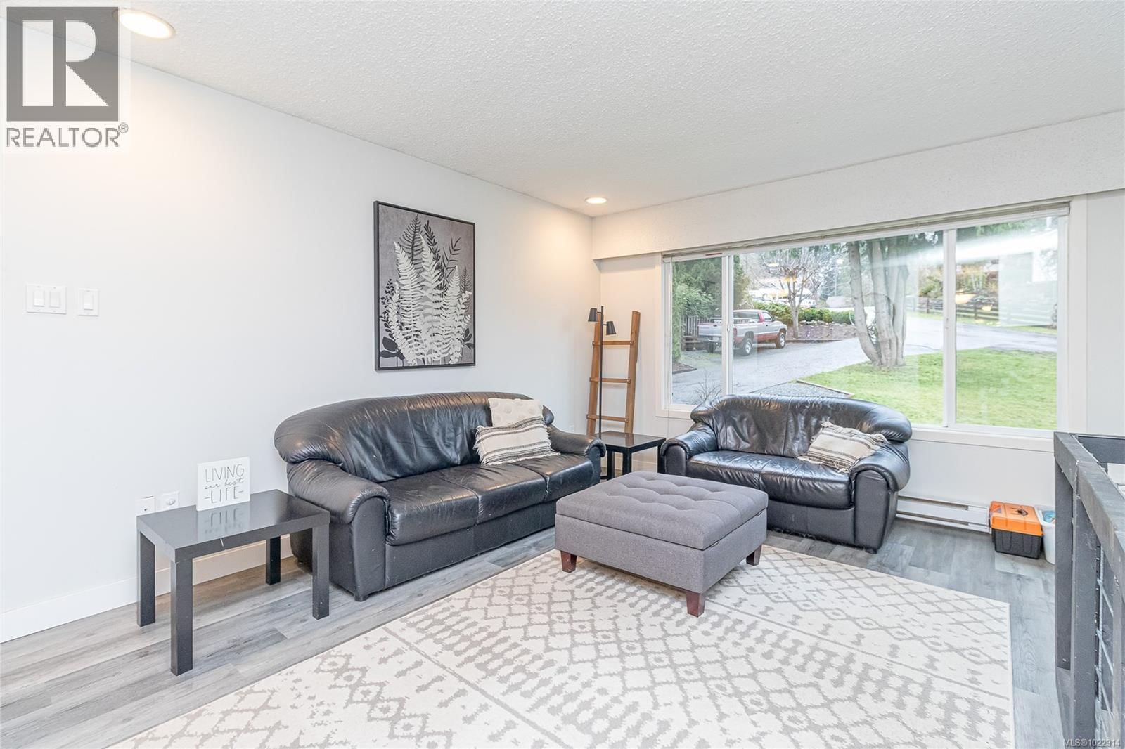 5845 Kinch Avenue property photo