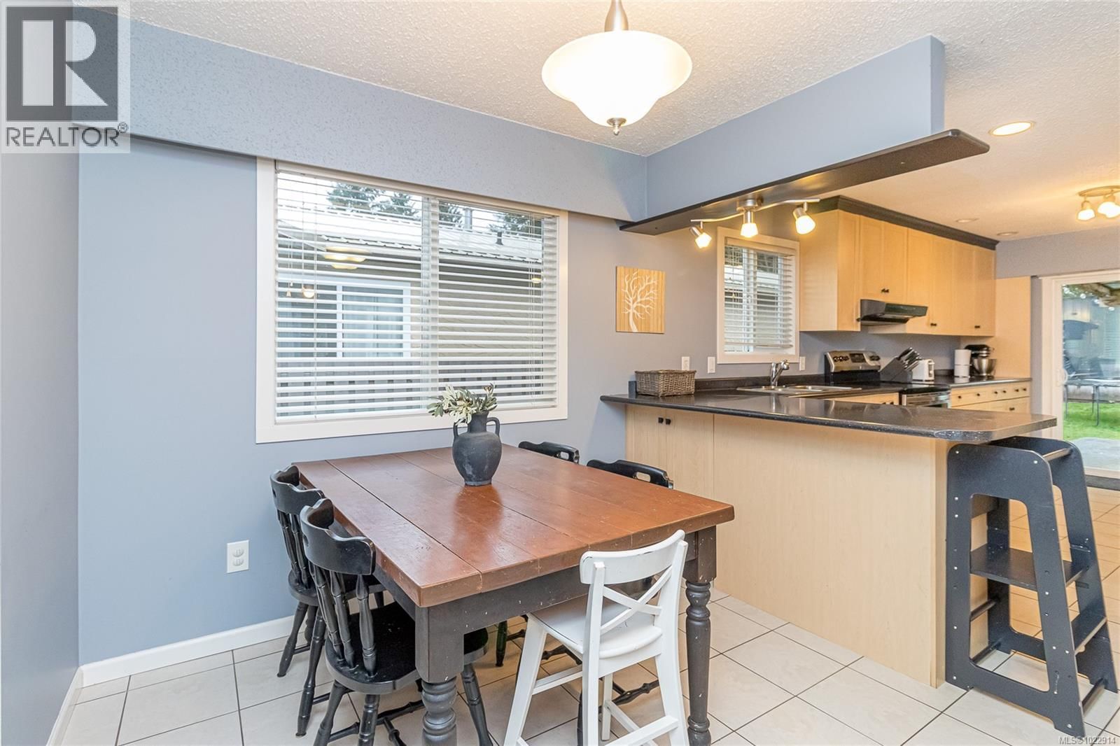 5845 Kinch Avenue property photo