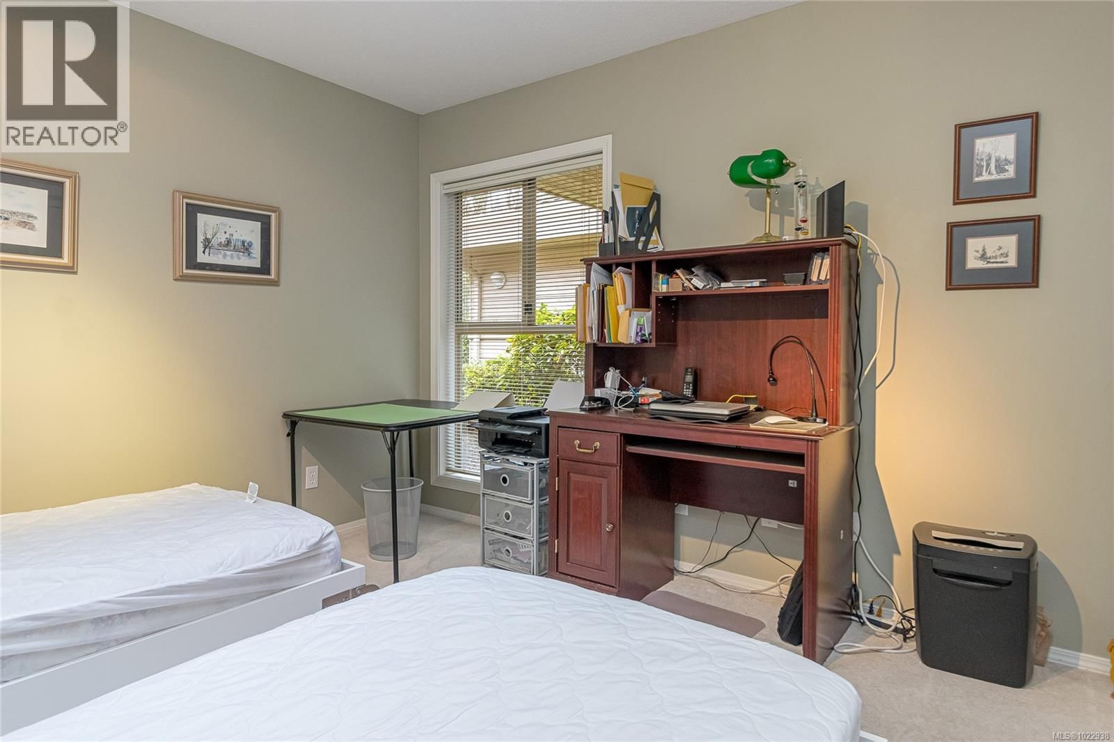 823 LAKES BOULEVARD Image 37