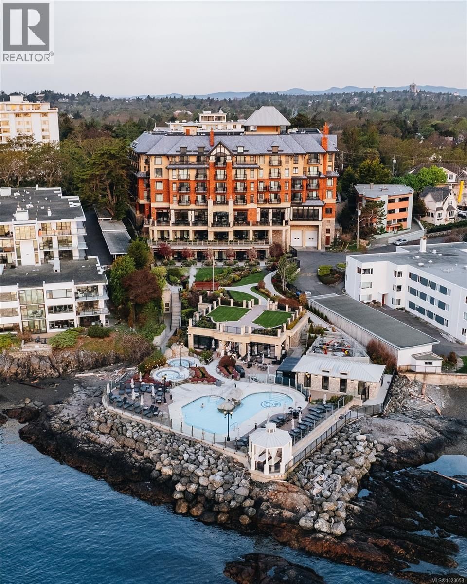 1175 Beach Drive, Oak Bay, British Columbia V8S 2N2