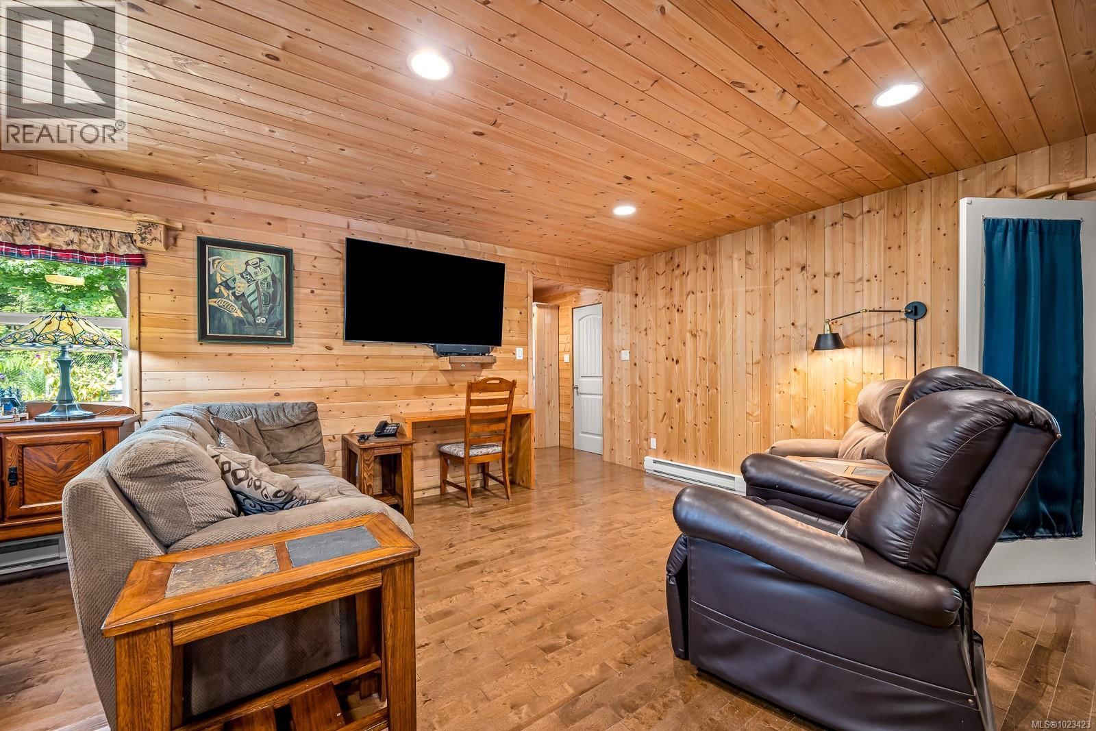1415 Baikie Road property photo