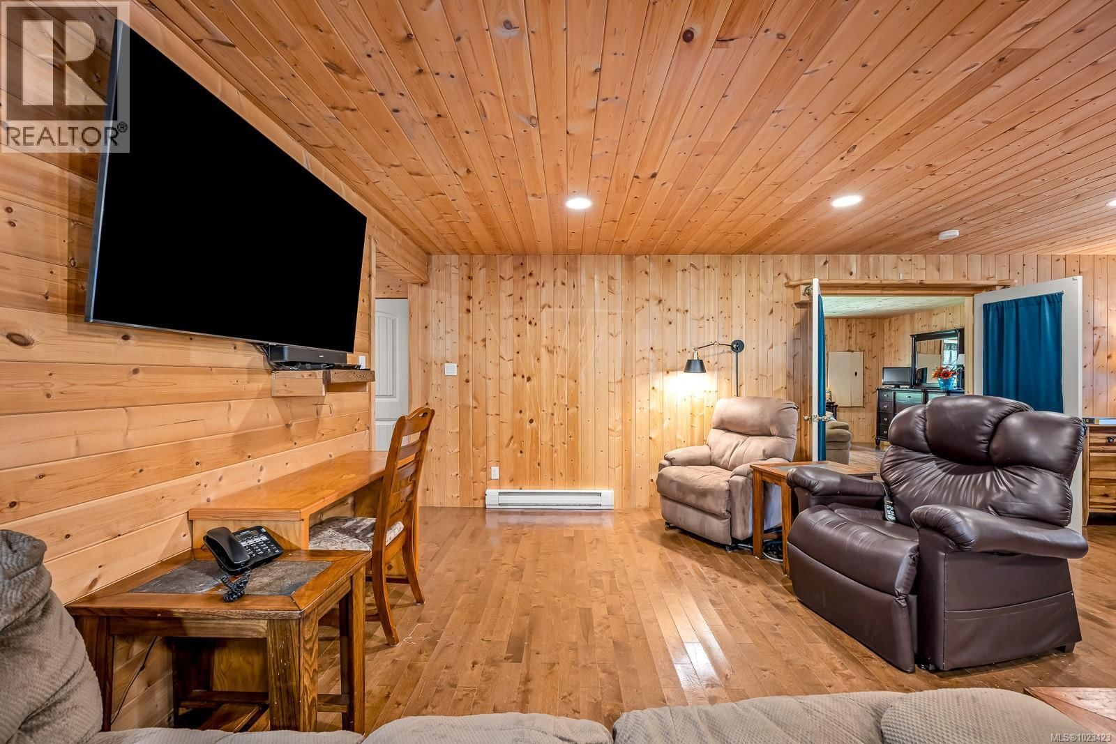1415 Baikie Road property photo