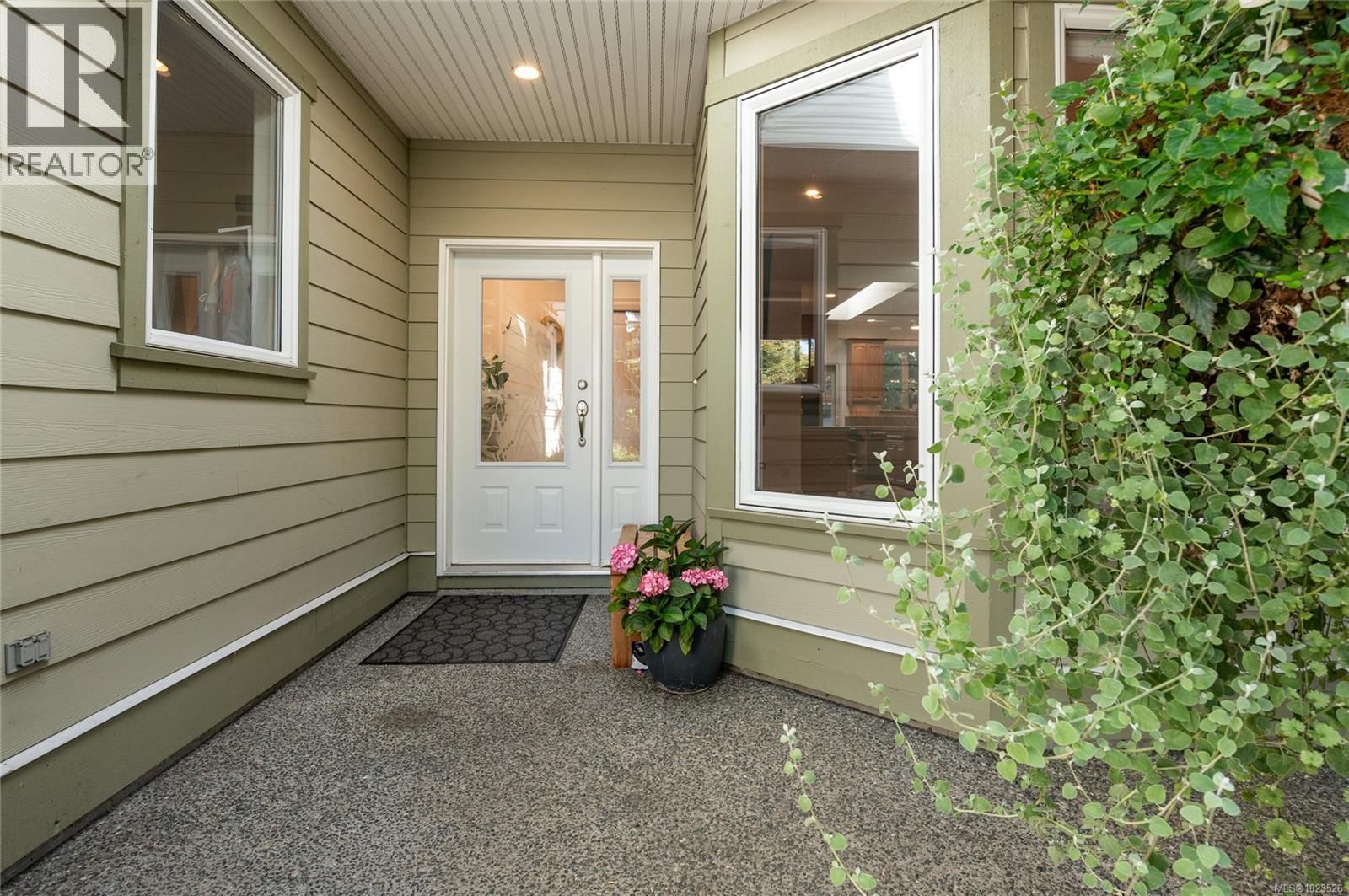 1554 MARINA WAY Image 3