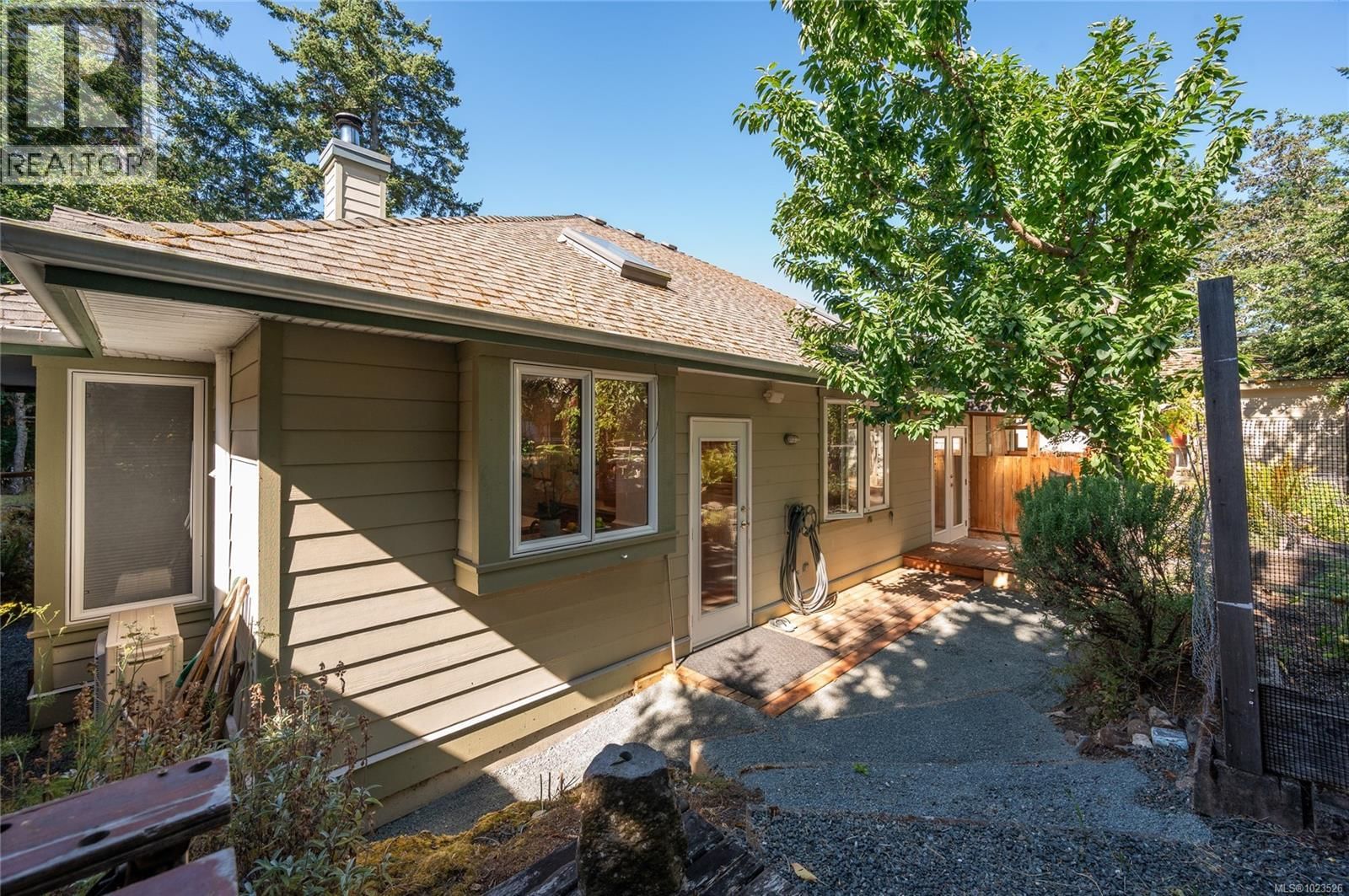 1554 MARINA WAY Image 35