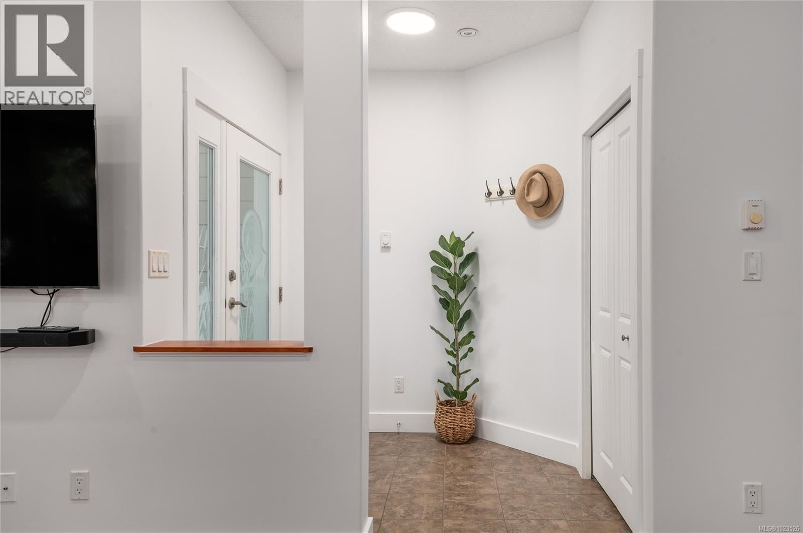 1554 MARINA WAY Image 4