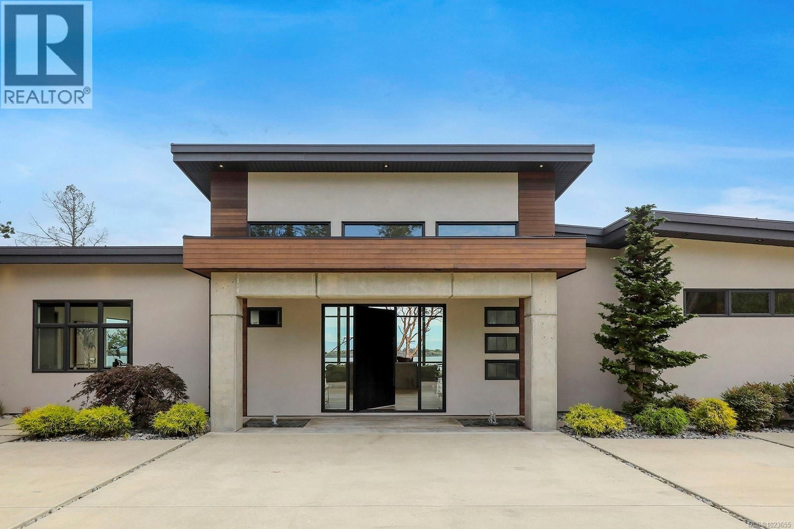1724 Oak Leaf Drive property photo