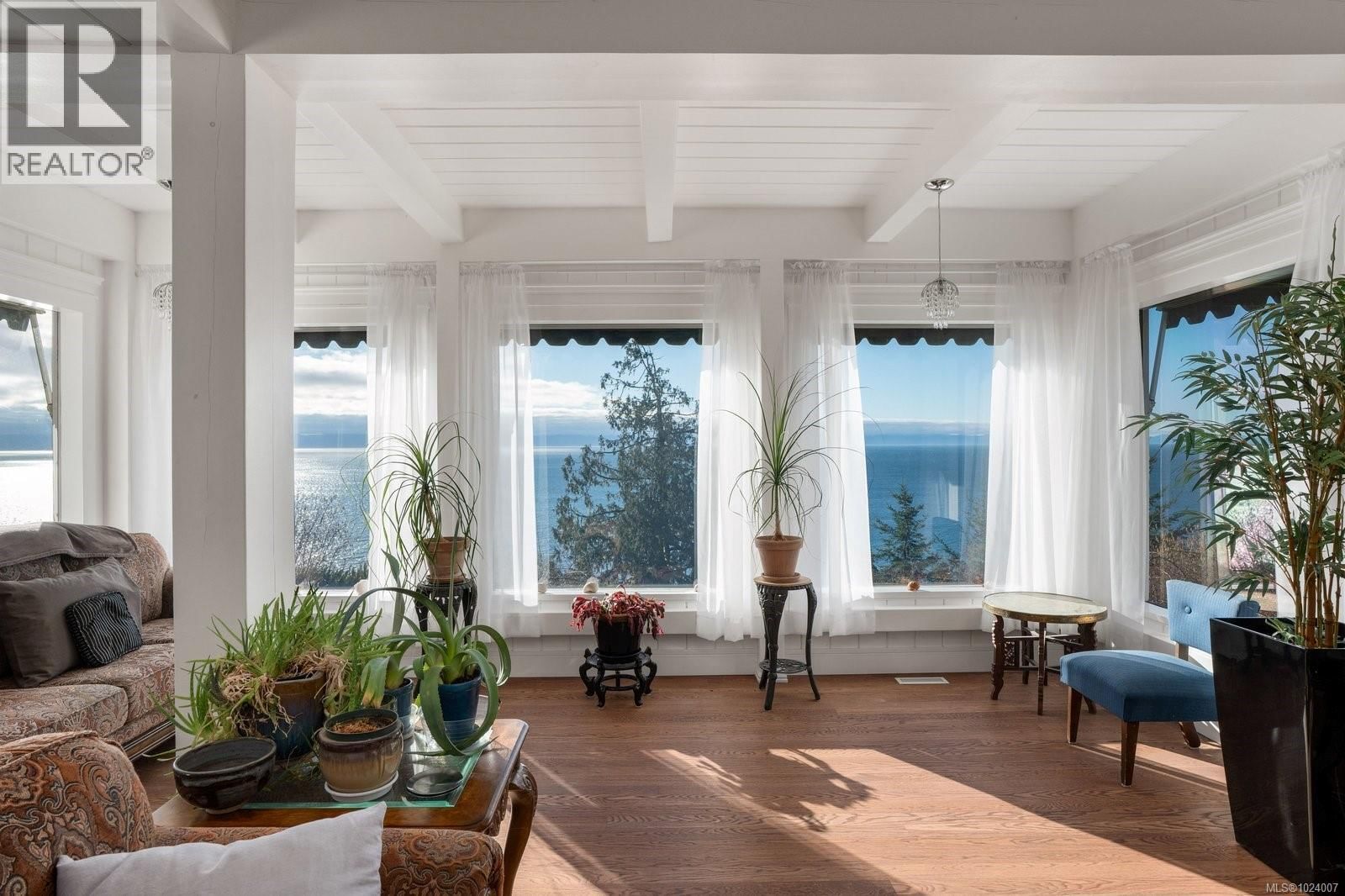 9193 WEST COAST ROAD Image 13