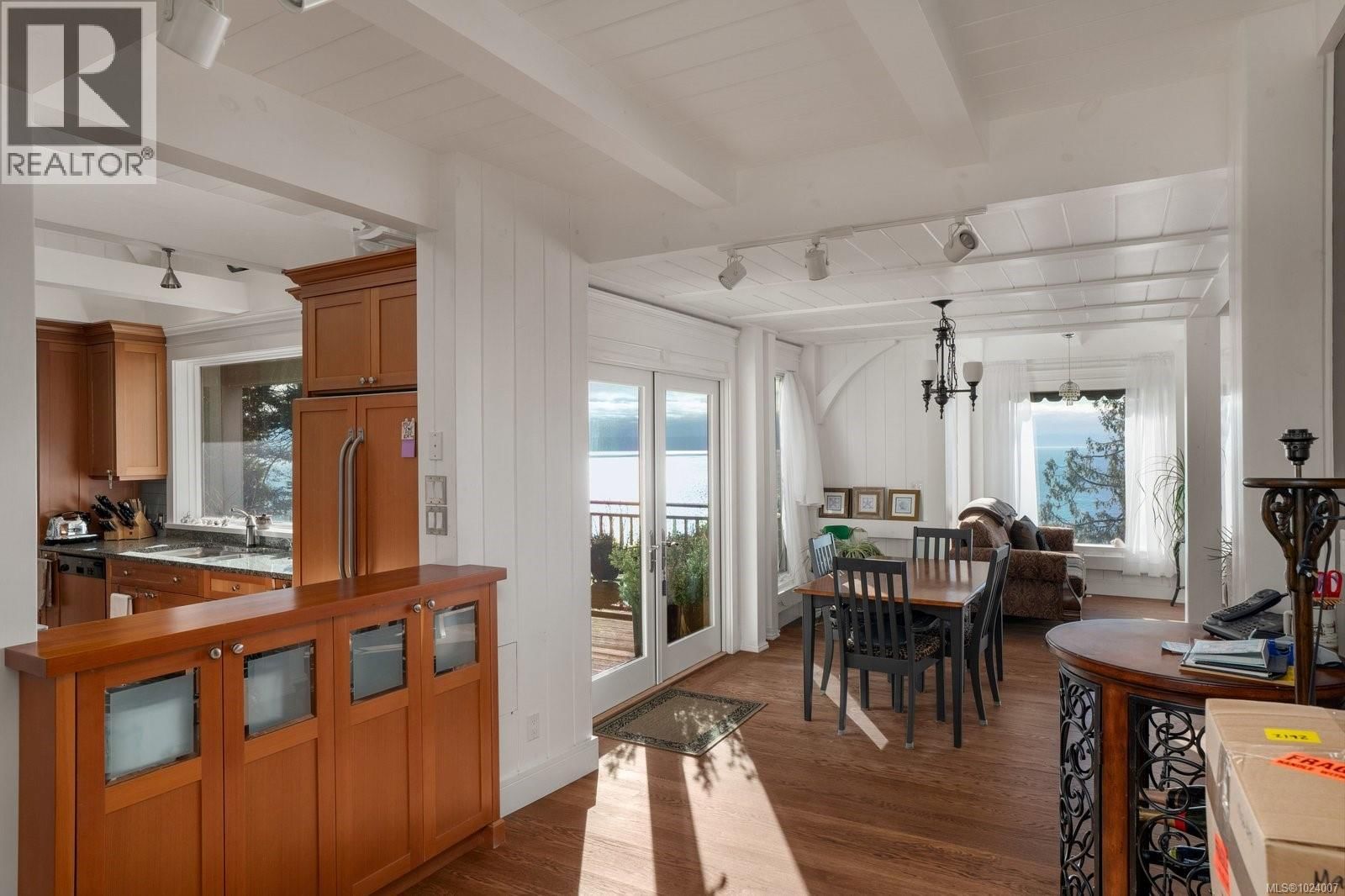 9193 WEST COAST ROAD Image 17