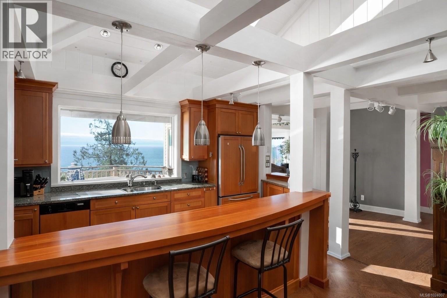 9193 WEST COAST ROAD Image 19