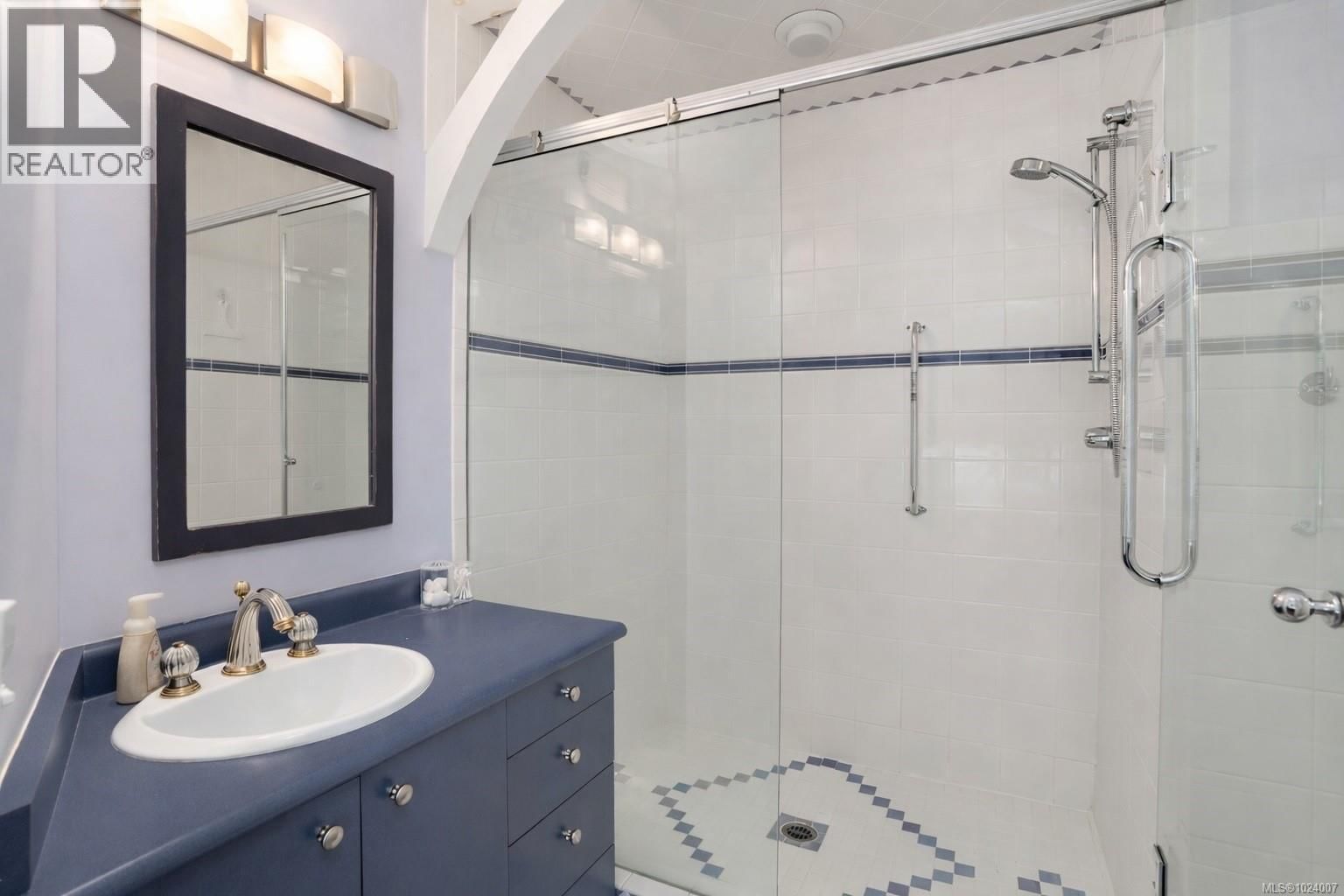 9193 WEST COAST ROAD Image 27