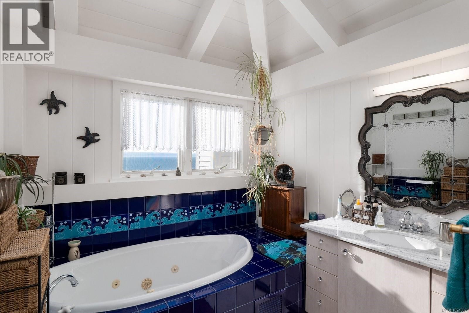 9193 WEST COAST ROAD Image 38