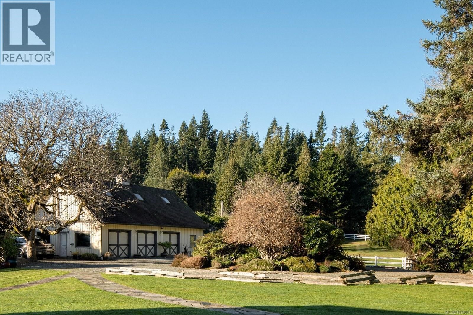 9193 WEST COAST ROAD Image 4