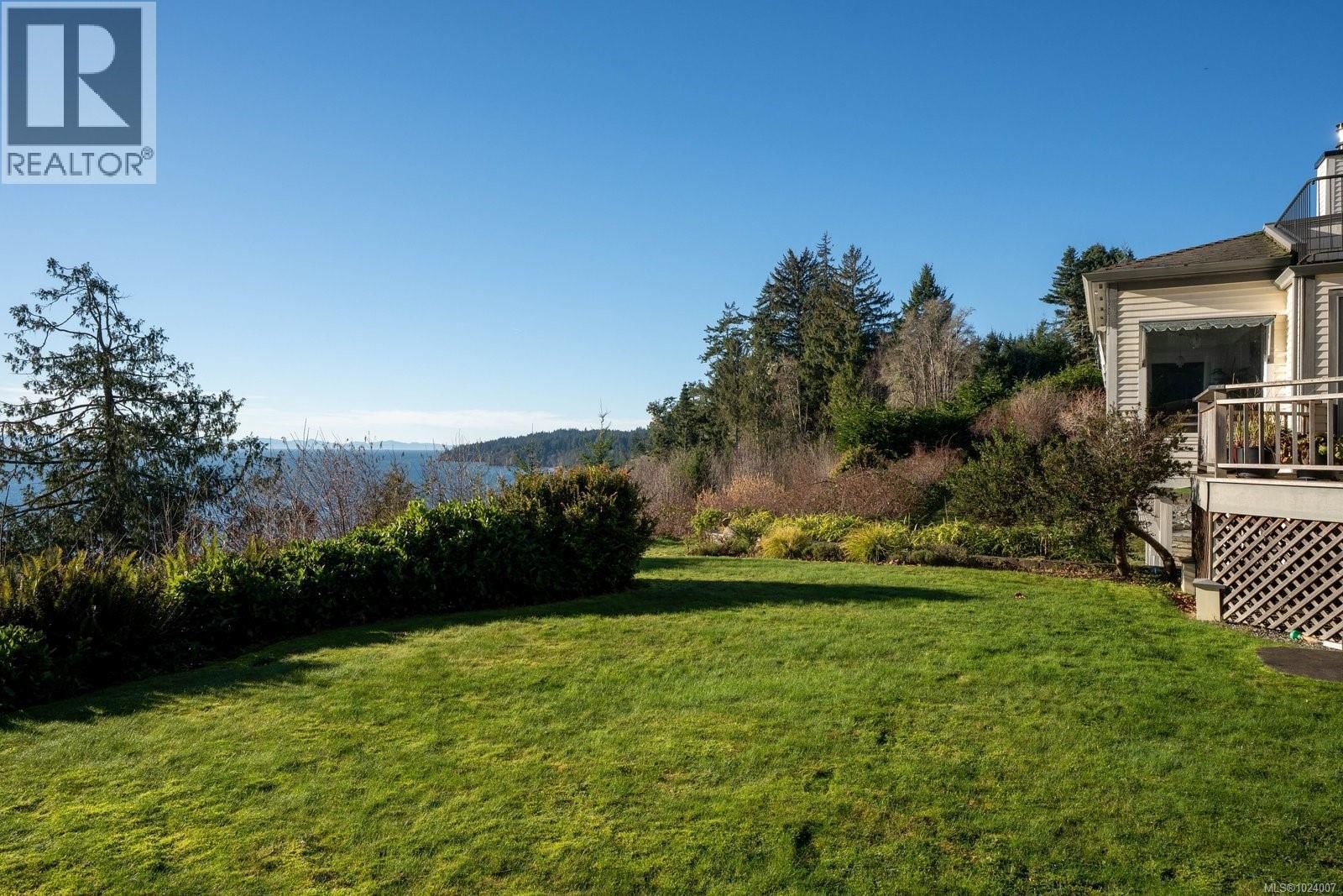 9193 WEST COAST ROAD Image 43