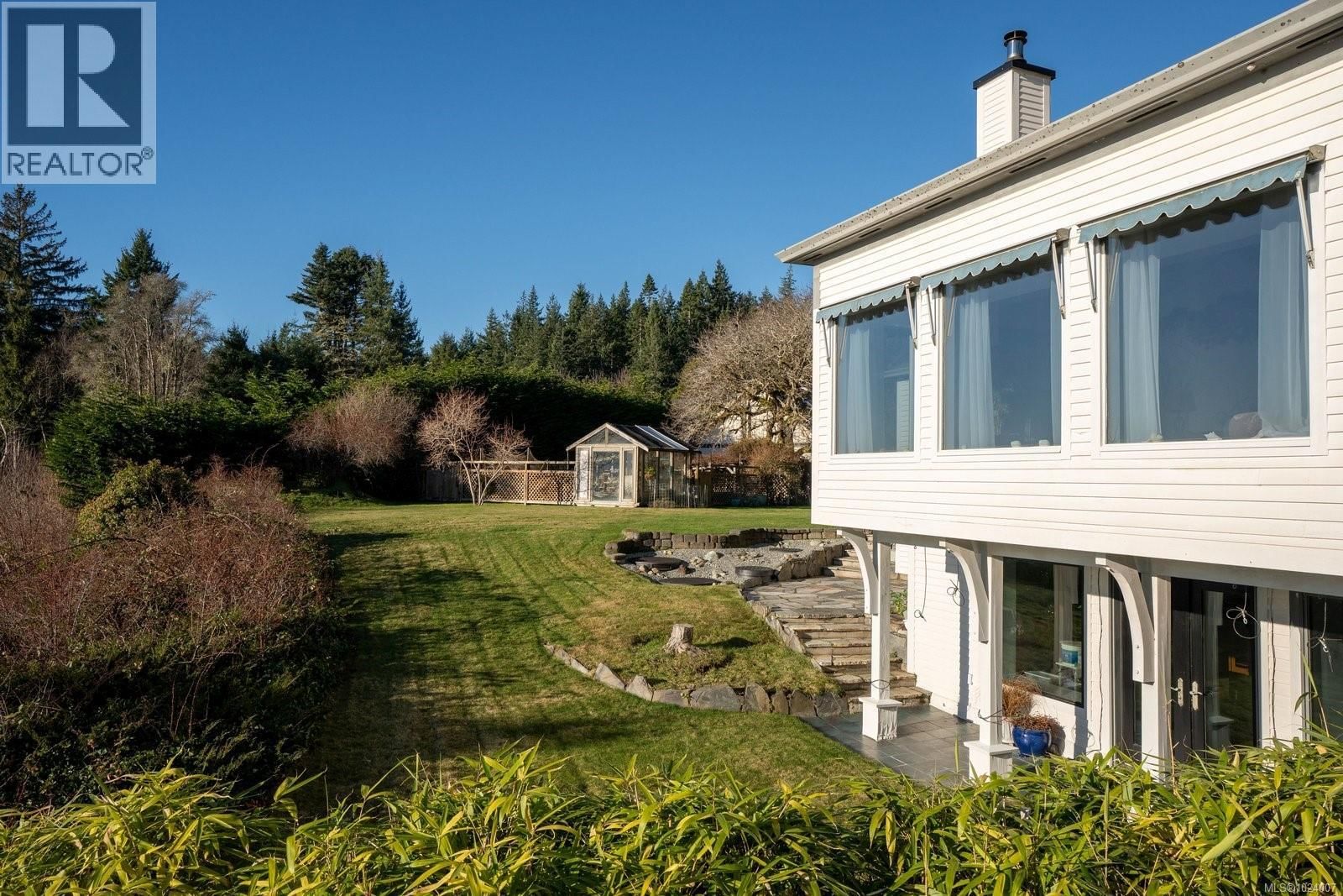 9193 WEST COAST ROAD Image 44