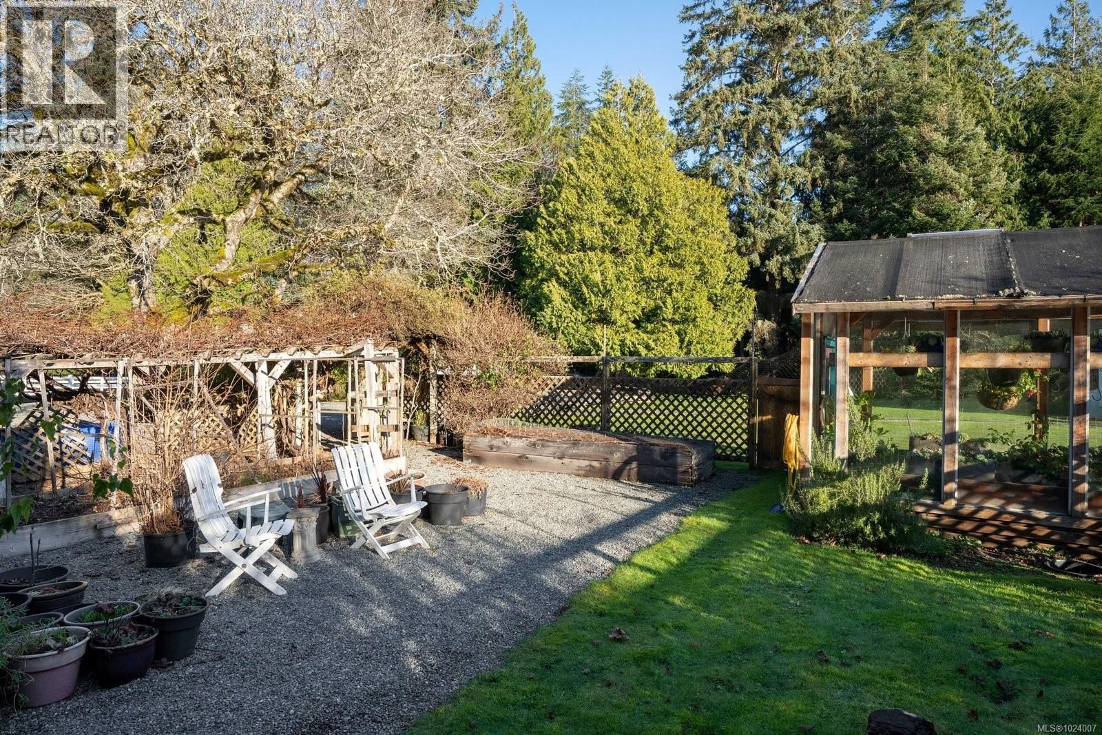 9193 WEST COAST ROAD Image 49