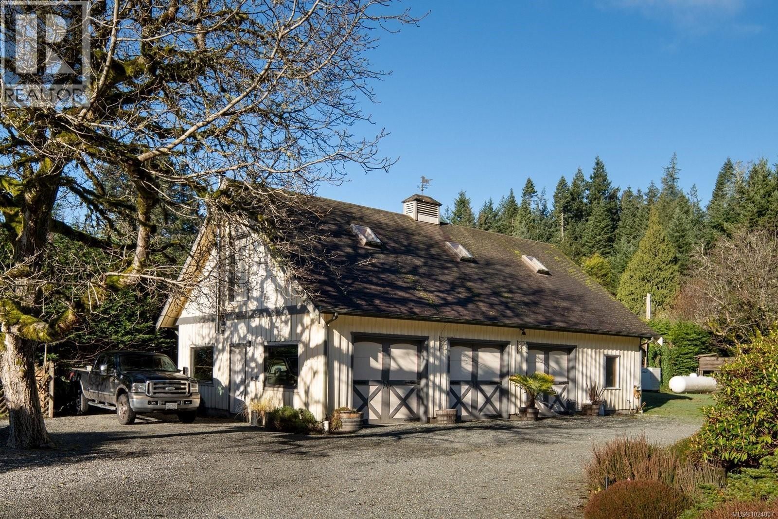 9193 WEST COAST ROAD Image 51