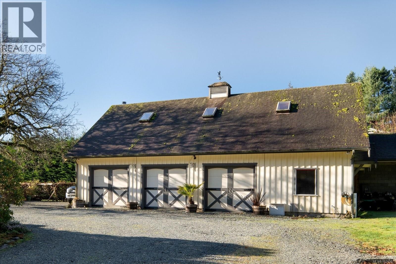 9193 WEST COAST ROAD Image 52