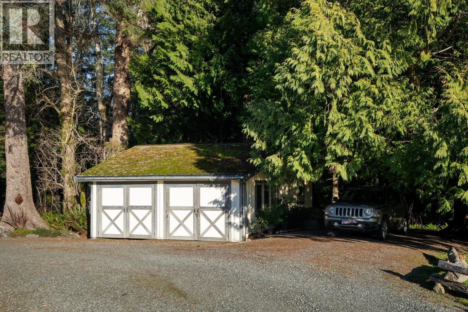 9193 WEST COAST ROAD Image 53