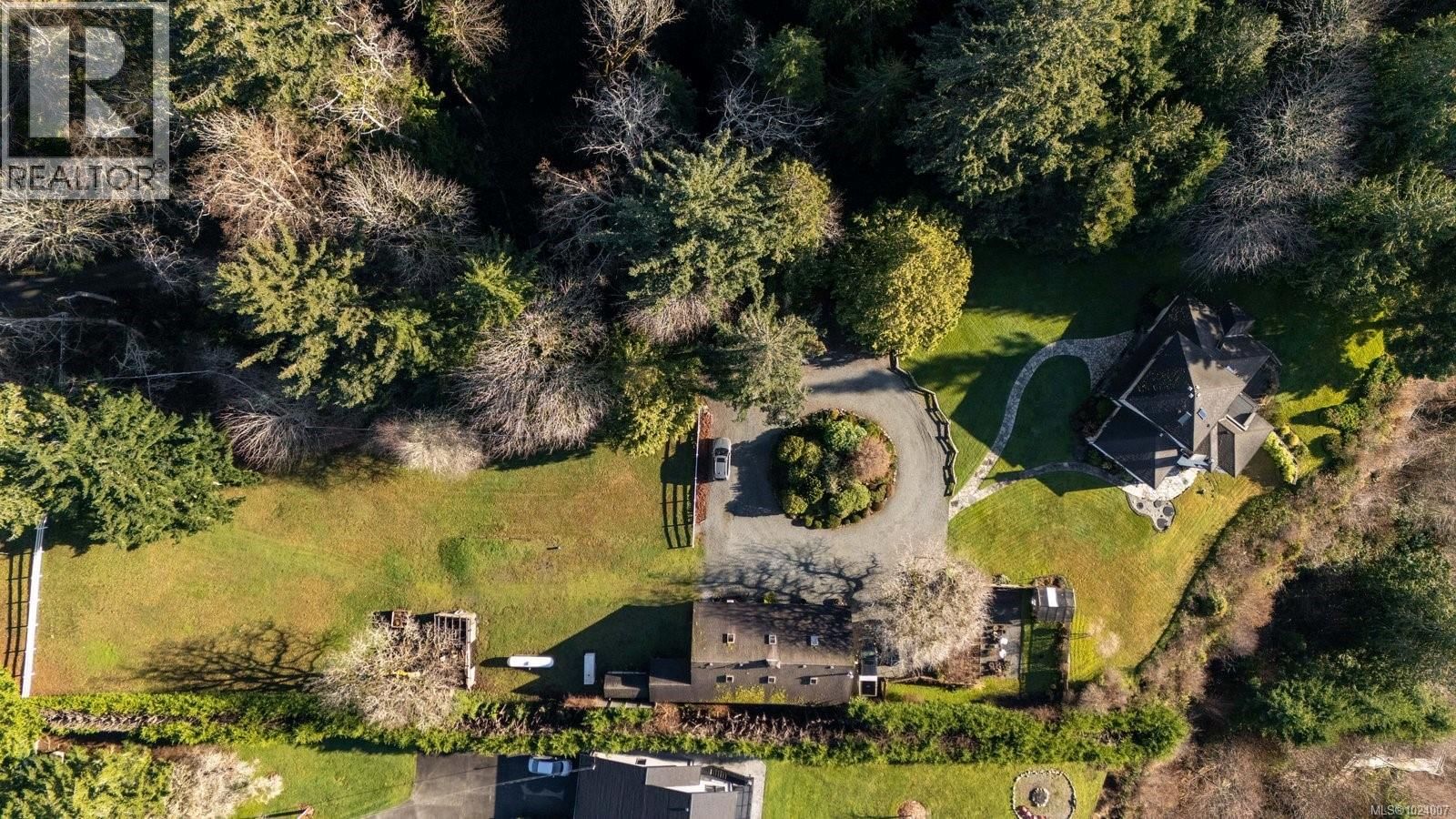 9193 WEST COAST ROAD Image 59