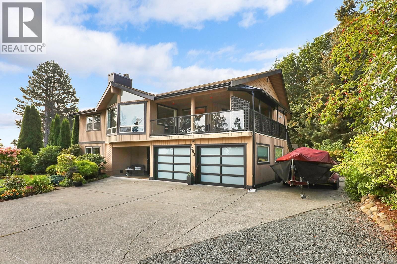 204 Spindrift Road, Courtenay, British Columbia V9N 9S8