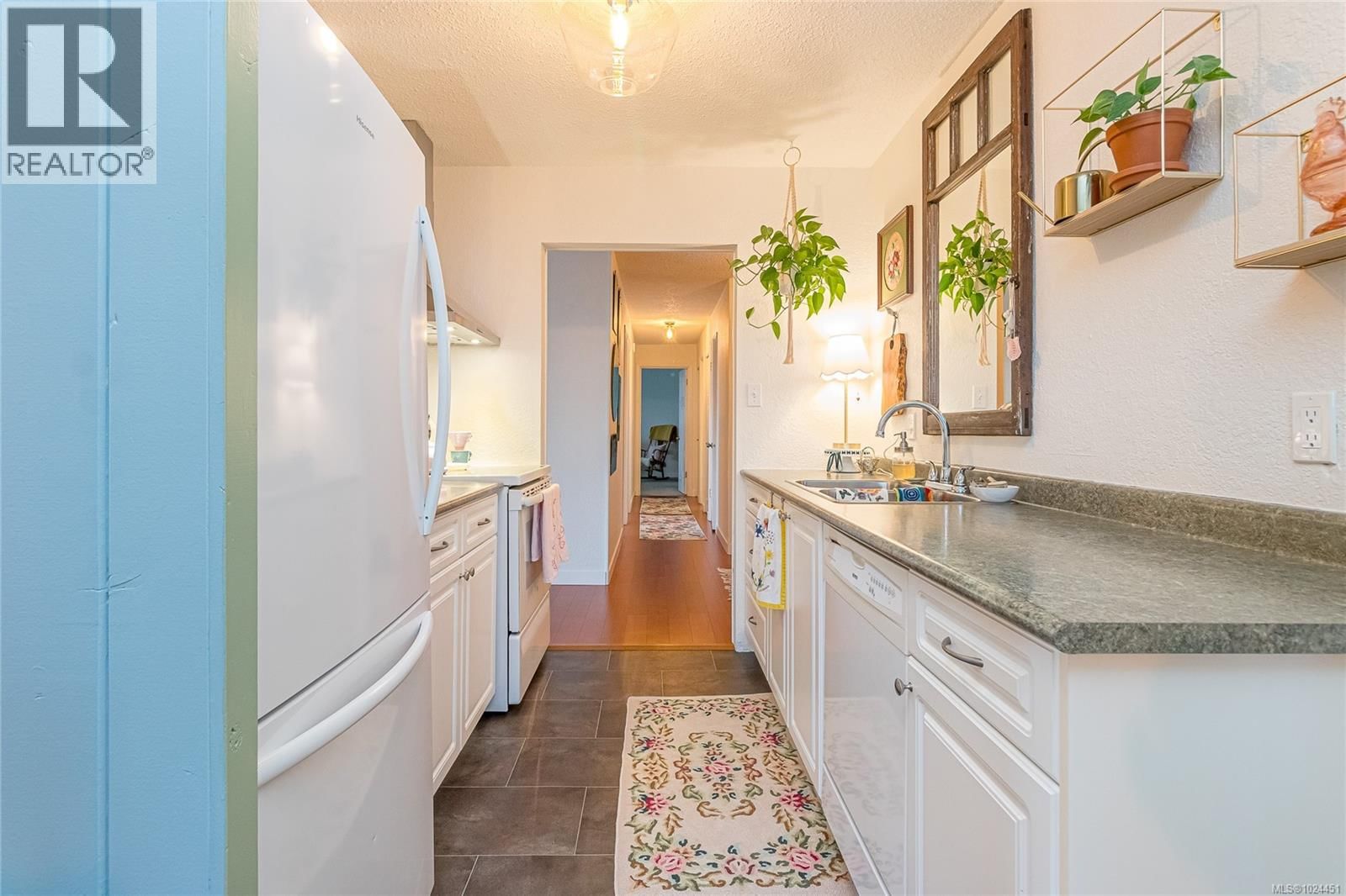 401 - 380 BRAE ROAD Image 16